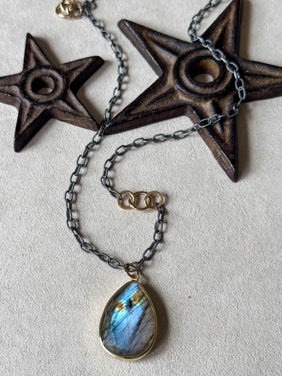 Leger Necklace